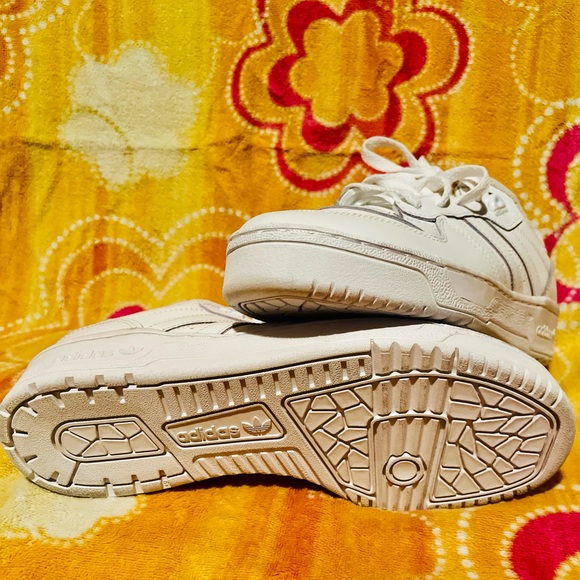 Adidas Rivalry Low shoe - Picture 3 of 6